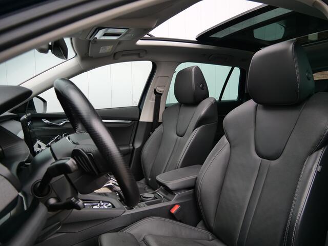 Skoda OCTAVIA Combi 1.4 TSI 204pk RS iV PHEV Business Automaat Panoramadak / Stoelkoeling / 19 inch / Navigatie
