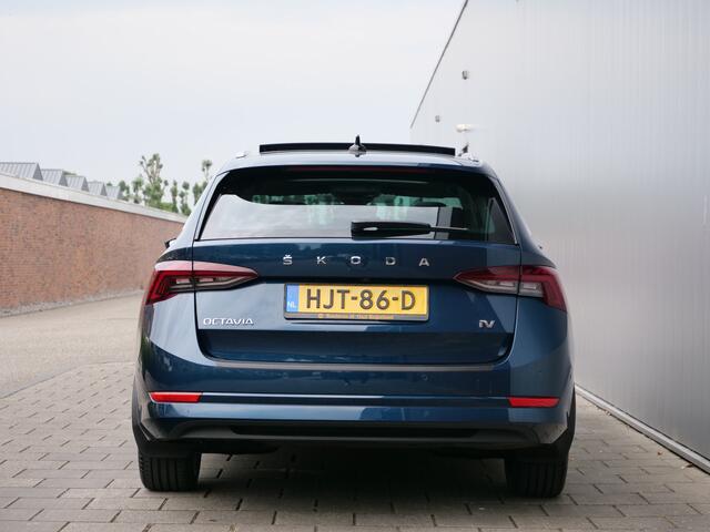 Skoda OCTAVIA Combi 1.4 TSI 204pk RS iV PHEV Business Automaat Panoramadak / Stoelkoeling / 19 inch / Navigatie