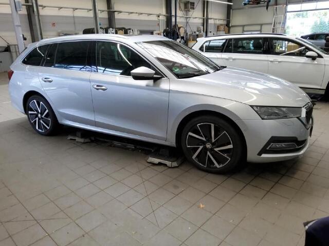 Skoda OCTAVIA Combi 1.4 TSI iV PHEV Style | Pano | Leer | Canton audio | Massagefunctie | Stoelventilatie