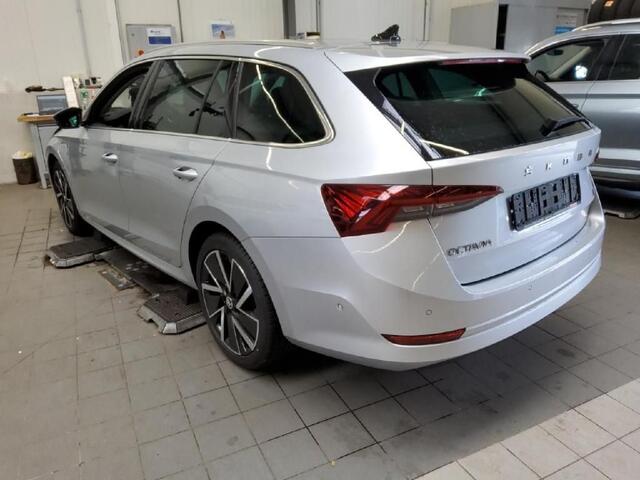 Skoda OCTAVIA Combi 1.4 TSI iV PHEV Style | Pano | Leer | Canton audio | Massagefunctie | Stoelventilatie