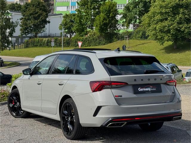 Skoda OCTAVIA Combi 1.4 TSI RS iV PHEV Business Pano Canton-Audio HUD Matrix Massage+Memorystoelen VOL!