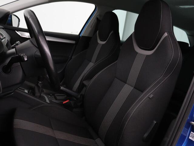 Skoda OCTAVIA Combi 1.0 TSI Grt Amb. Bns | Camera | Trekhaak | Adaptive cruise | Carplay | Navigatie | Sportstoelen | Climate control