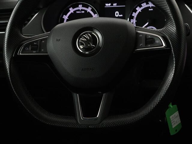 Skoda OCTAVIA Combi 1.0 TSI Grt Amb. Bns | Camera | Trekhaak | Adaptive cruise | Carplay | Navigatie | Sportstoelen | Climate control