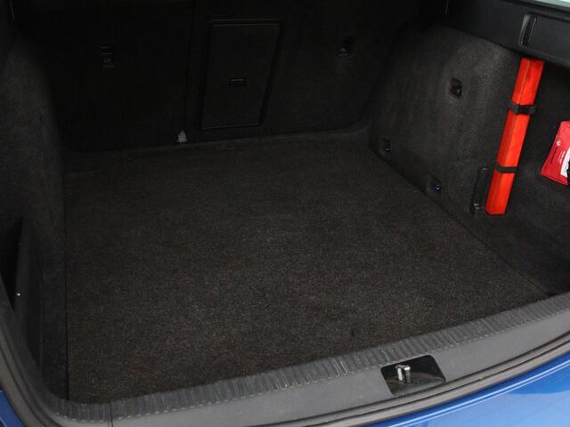 Skoda OCTAVIA Combi 1.0 TSI Grt Amb. Bns | Camera | Trekhaak | Adaptive cruise | Carplay | Navigatie | Sportstoelen | Climate control