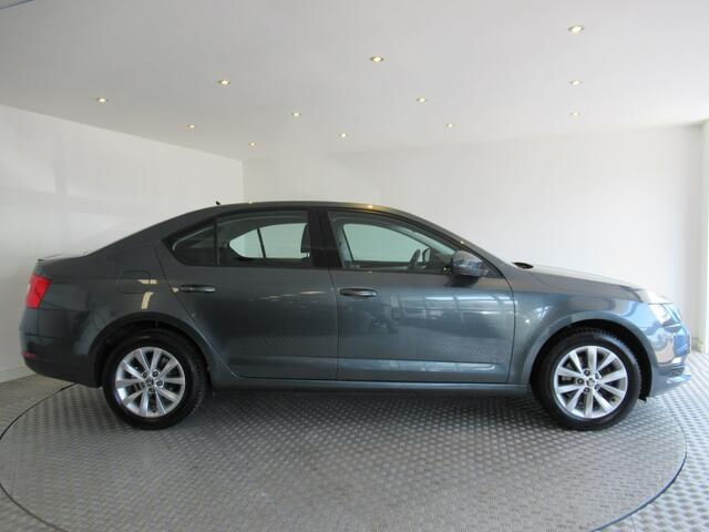 Skoda OCTAVIA 1.5 TSI Grt. Ambition Business Trekhaak, Apple/Android