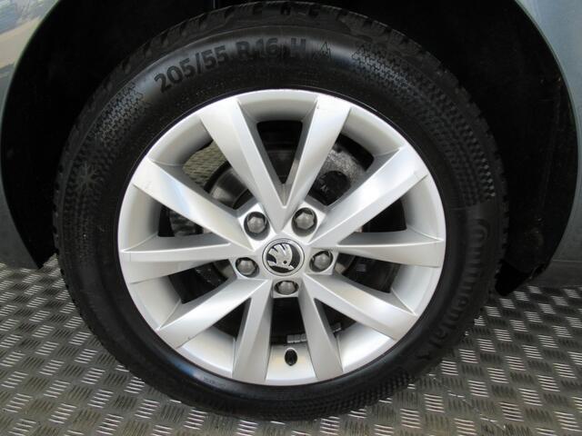Skoda OCTAVIA 1.5 TSI Grt. Ambition Business Trekhaak, Apple/Android