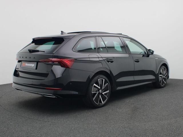 Skoda OCTAVIA Combi 1.4 TSI iV PHEV Sportline Business 204PK DSG matrix led, panoramisch schuifdak, head-up display, keyless, Stoelverwarming voor & achter, stuurwielverwarming, 18" lichtmetaal