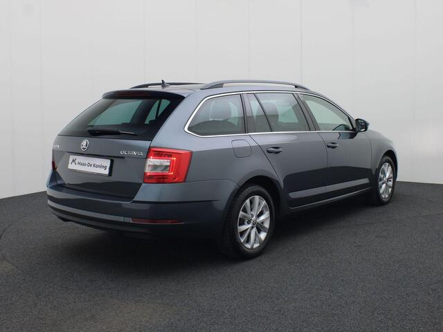 Skoda OCTAVIA Combi 1.0TSI/115PK Greentech Business Edition · Navigatie · Parkeersensoren · Stoelverwarming