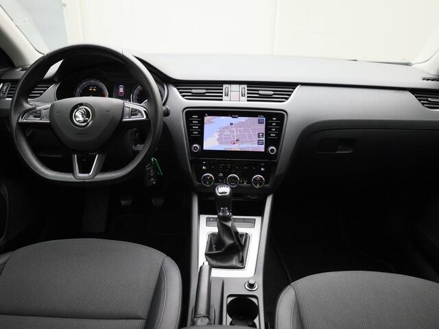 Skoda OCTAVIA Combi 1.0TSI/115PK Greentech Business Edition · Navigatie · Parkeersensoren · Stoelverwarming