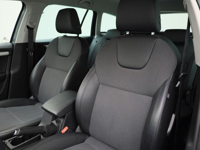 Skoda OCTAVIA Combi 1.0TSI/115PK Greentech Business Edition · Navigatie · Parkeersensoren · Stoelverwarming