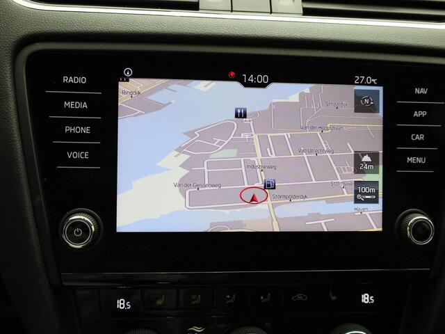 Skoda OCTAVIA Combi 1.0TSI/115PK Greentech Business Edition · Navigatie · Parkeersensoren · Stoelverwarming