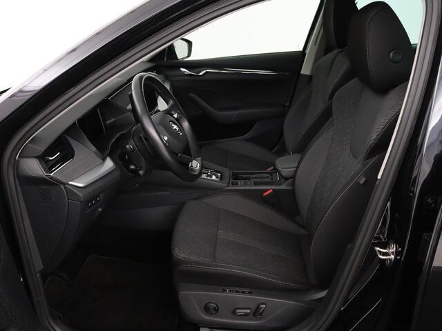 Skoda OCTAVIA 1.0 e-TSI Bns Edition Plus | Memory | Stoelverwarming | Trekhaak | Elektrische achterklep | Head-up | Adaptive cruise control