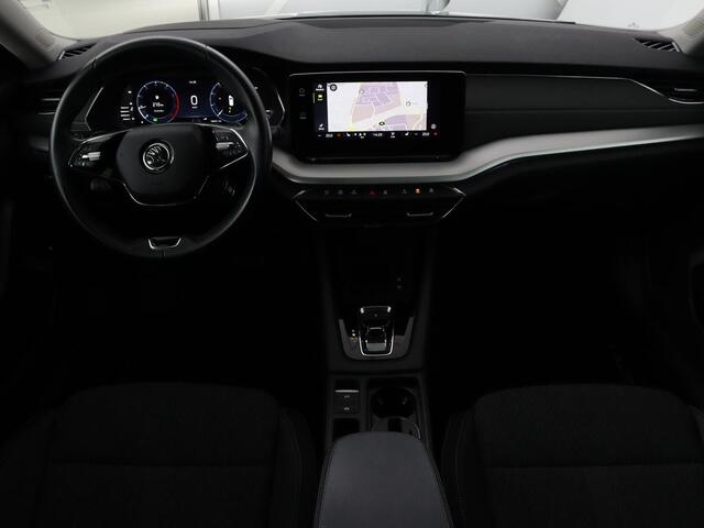 Skoda OCTAVIA 1.0 e-TSI Bns Edition Plus | Memory | Stoelverwarming | Trekhaak | Elektrische achterklep | Head-up | Adaptive cruise control