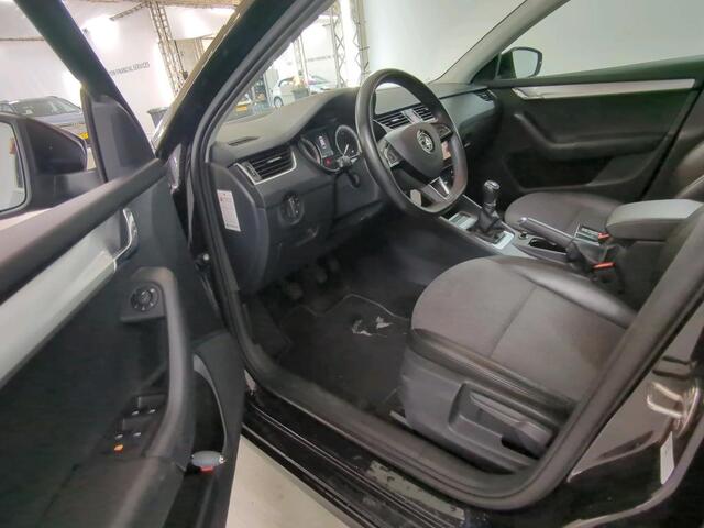 Skoda OCTAVIA Combi 1.0 TSI Greentech Business Edition TREKHAAK | STOELVERWARMING | NAVI