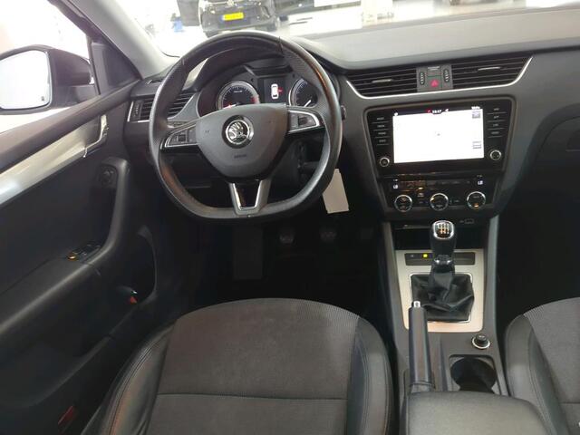Skoda OCTAVIA Combi 1.0 TSI Greentech Business Edition TREKHAAK | STOELVERWARMING | NAVI