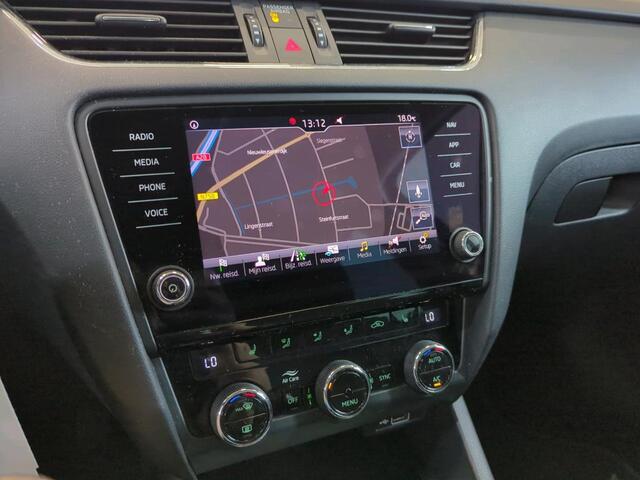 Skoda OCTAVIA Combi 1.0 TSI Greentech Business Edition TREKHAAK | STOELVERWARMING | NAVI