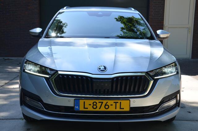 Skoda OCTAVIA Combi 1.0 TSI Business Edition Led/Navi/Pdc/Ecc/Stoelverwarming/Virtueel dashboard/Privacy-Glass/Cr-Controle/17-Inch Lmv/Apple Carplay/Android Auto