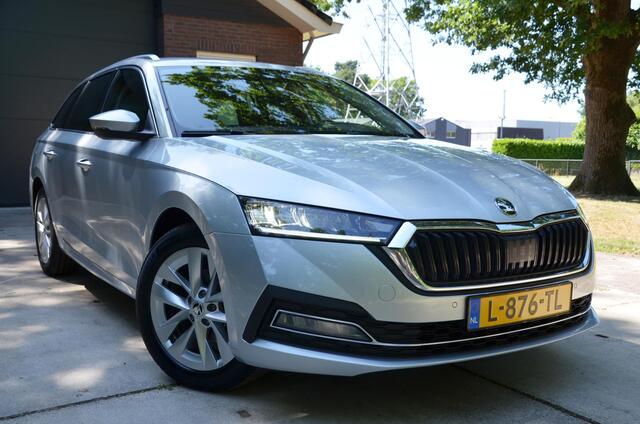 Skoda OCTAVIA Combi 1.0 TSI Business Edition Led/Navi/Pdc/Ecc/Stoelverwarming/Virtueel dashboard/Privacy-Glass/Cr-Controle/17-Inch Lmv/Apple Carplay/Android Auto