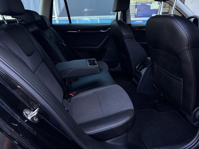 Skoda OCTAVIA Combi 1.0 TSI Greentech Style Business Prijs Inclusief Onderhoud & 12 Maand BOVAG Garantie | Trekhaak | Achteruitrijcamera |