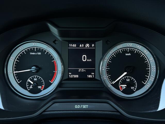 Skoda OCTAVIA Combi 1.0 TSI Greentech Style Business Prijs Inclusief Onderhoud & 12 Maand BOVAG Garantie | Trekhaak | Achteruitrijcamera |