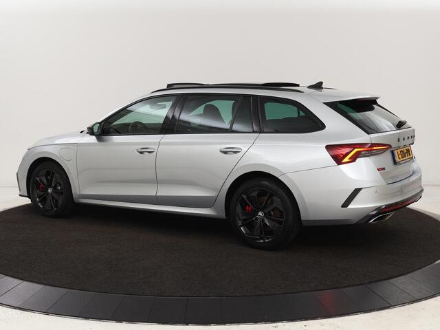 Skoda OCTAVIA 1.4 TSI RS iV PHEV Business | Panoramadak | Leder/Alcantara | Adaptive cruise | Massage | Camera | Side Assist | Matrix LED | Carplay | Memory | Navigatie