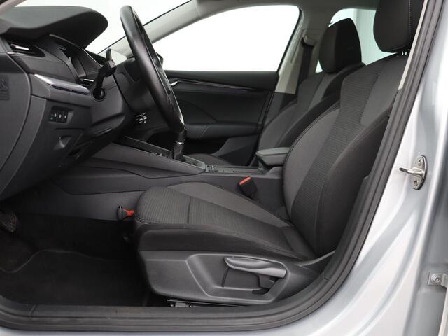 Skoda OCTAVIA 1.0 TSI Business Edition | Carplay | Sfeerverlichting | Full LED | Navigatie | Parkeerhulp | Climate control | DAB | Cruise control