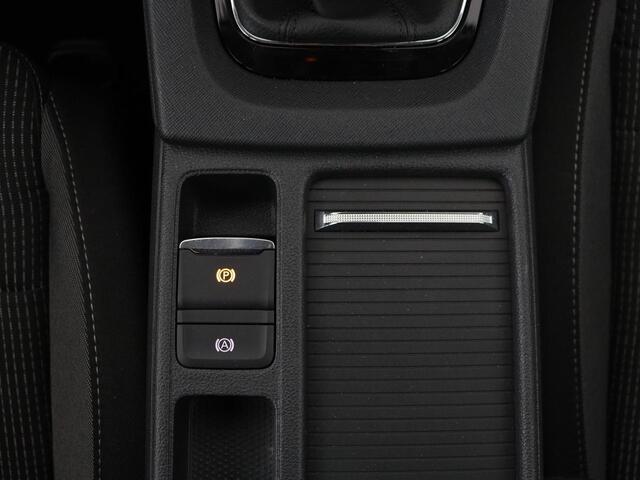 Skoda OCTAVIA 1.0 TSI Business Edition | Carplay | Sfeerverlichting | Full LED | Navigatie | Parkeerhulp | Climate control | DAB | Cruise control