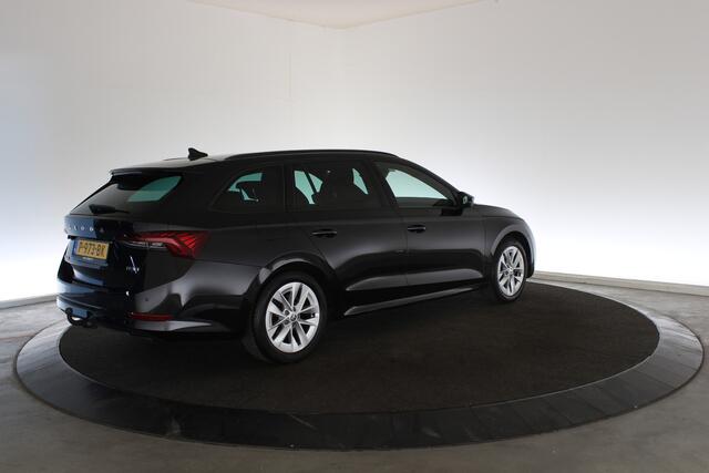 Skoda OCTAVIA Combi 1.0 TSI e-TEC MHEV DSG Sport Business | Trekhaak | PDC V+A | Carplay | Stoelverwarming | LED |