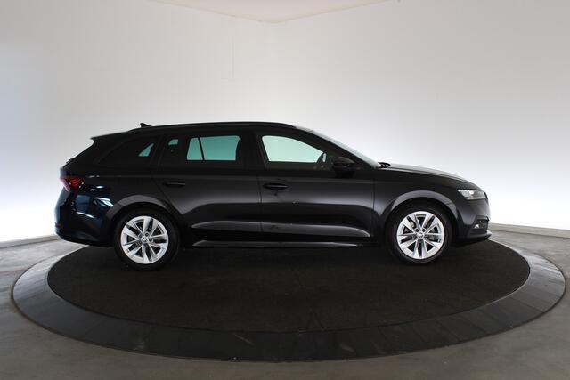 Skoda OCTAVIA Combi 1.0 TSI e-TEC MHEV DSG Sport Business | Trekhaak | PDC V+A | Carplay | Stoelverwarming | LED |