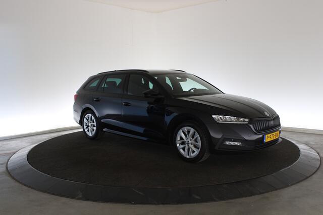 Skoda OCTAVIA Combi 1.0 TSI e-TEC MHEV DSG Sport Business | Trekhaak | PDC V+A | Carplay | Stoelverwarming | LED |