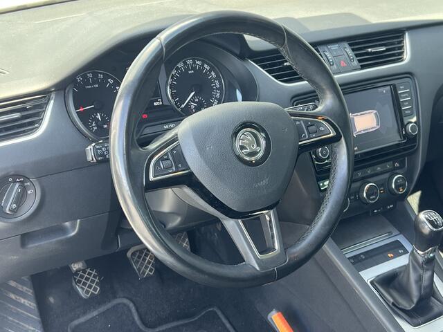 Skoda OCTAVIA Combi 2.0 TDI Greentech Style Business | Canton Sound | Stoel verwarming | NAP!