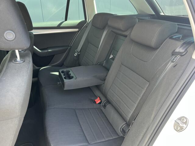 Skoda OCTAVIA Combi 2.0 TDI Greentech Style Business | Canton Sound | Stoel verwarming | NAP!