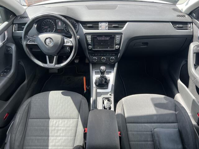 Skoda OCTAVIA Combi 2.0 TDI Greentech Style Business | Canton Sound | Stoel verwarming | NAP!