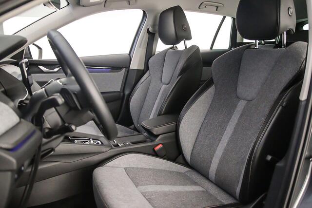 Skoda OCTAVIA Combi Selection 1.5 eTSI 115pk DSG Automaat Adaptive cruise control, Achteruitrijcamera, Stoelverwarming, LED koplampen, Airco, Stuurwiel verwarmd, DAB, Radio, Parkeersensoren