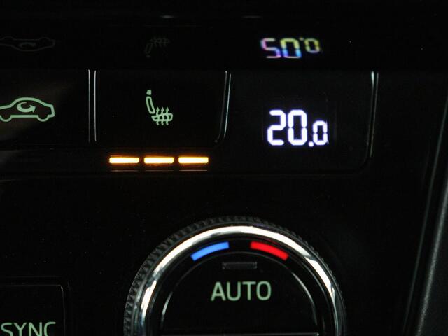 Skoda OCTAVIA 1.5 TSI Business Edition | Stoelverwarming | Trekhaak | Carplay | Parkeerhulp | Navigatie | Verwarmde voorruit | Climate control | Cruise control