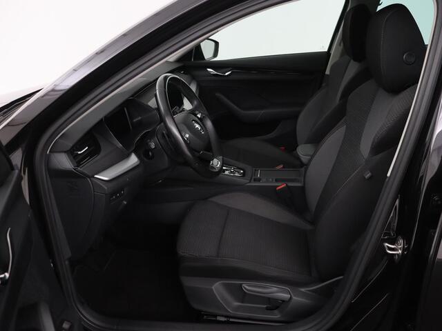Skoda OCTAVIA 1.0 e-TSI Business Edition | Trekhaak | Camera | Sfeerverlichting | Carplay | Navigatie | Side Assist | Climate control | Digital Cockpit | Full LED