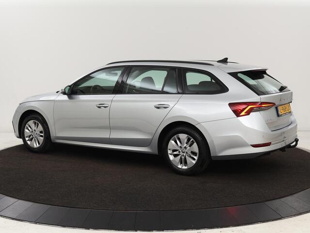 Skoda OCTAVIA 1.5 e-TSI Business Edition | Stoelverwarming | Trekhaak | Keyless | Carplay | Navigatie | Full LED | Parkeerhulp | Digital Cockpit | Climate control | Cruise control