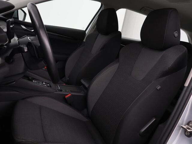 Skoda OCTAVIA 1.5 e-TSI Business Edition | Stoelverwarming | Trekhaak | Keyless | Carplay | Navigatie | Full LED | Parkeerhulp | Digital Cockpit | Climate control | Cruise control