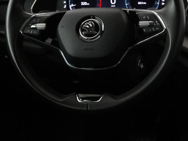 Skoda OCTAVIA 1.5 e-TSI Business Edition | Stoelverwarming | Trekhaak | Keyless | Carplay | Navigatie | Full LED | Parkeerhulp | Digital Cockpit | Climate control | Cruise control