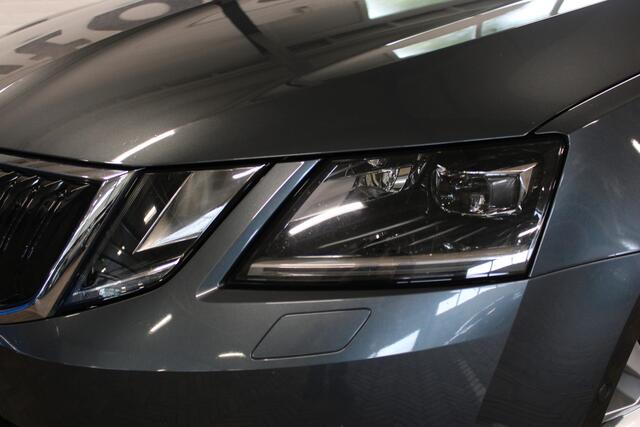 Skoda OCTAVIA Combi 1.0 TSI Greentech Style Business | Incl. 12 maanden garantie | Cruise control | Climate control | Stoelverwarming | Afneembare trekhaak | Apple carplay/Android auto |