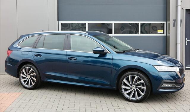 Skoda OCTAVIA Combi 1.4 TSI iV 245PK PHEV Sportline Business ,Led-matrix koplampen, Carplay , Leer, Ergonimische stoelen, Stoelverwarming voor&achter,DAB+, stuurwiel verwarmd, schakelmogelijkheid aan stuurwiel, Carplay , etc. etc.