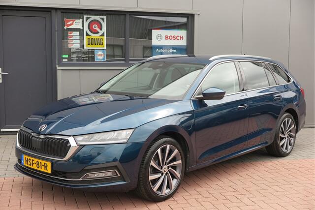 Skoda OCTAVIA Combi 1.4 TSI iV 245PK PHEV Sportline Business ,Led-matrix koplampen, Carplay , Leer, Ergonimische stoelen, Stoelverwarming voor&achter,DAB+, stuurwiel verwarmd, schakelmogelijkheid aan stuurwiel, Carplay , etc. etc.