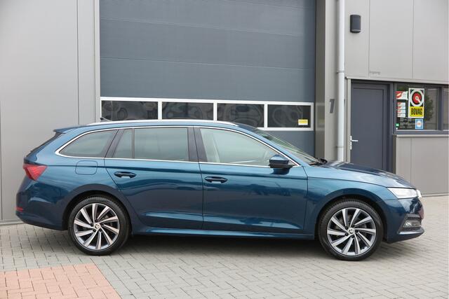 Skoda OCTAVIA Combi 1.4 TSI iV 245PK PHEV Sportline Business ,Led-matrix koplampen, Carplay , Leer, Ergonimische stoelen, Stoelverwarming voor&achter,DAB+, stuurwiel verwarmd, schakelmogelijkheid aan stuurwiel, Carplay , etc. etc.