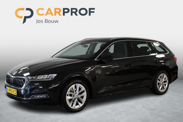 Skoda OCTAVIA Combi 1.0 TSI Style | Panoramadak | Navigatie | Elek. trekhaak | Parkeersensoren | Cruise control | Stoelverwarming |