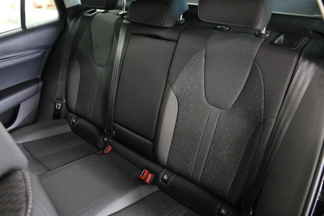 Skoda OCTAVIA Combi 1.0 TSI Style | Panoramadak | Navigatie | Elek. trekhaak | Parkeersensoren | Cruise control | Stoelverwarming |