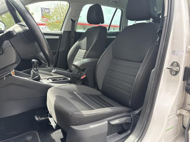 Skoda OCTAVIA Combi 1.0 TSI Ambition Business | NL-auto | Navi | Carplay | Clima | PDC | BTW