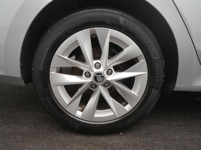 Skoda OCTAVIA Combi 1.0 TSI Business Edition Plus - RIJKLAARPRIJS - Adaptieve Cruise Control - Stoelverwarming