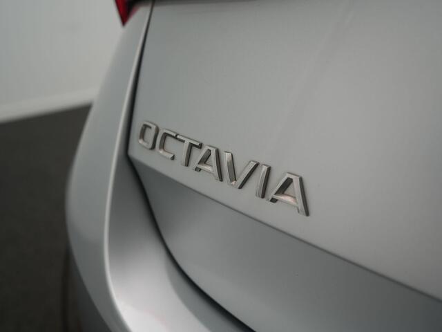 Skoda OCTAVIA Combi 1.0 TSI Business Edition Plus - RIJKLAARPRIJS - Adaptieve Cruise Control - Stoelverwarming