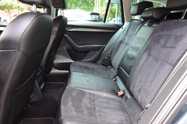 Skoda OCTAVIA Combi 1.0 TSI Greentech Style Business | Org. NL | BOVAG Garantie | Full LED | Half Leder | PDC Voor&Achter | Stoelverwarming | Sportstuur | Cruise Control |