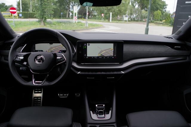 Skoda OCTAVIA Combi 1.4 TSI RS iV PHEV 245 PK Business, Panoramadak, Leder-Alcantara, Canton Sound, Head-Up, Memory